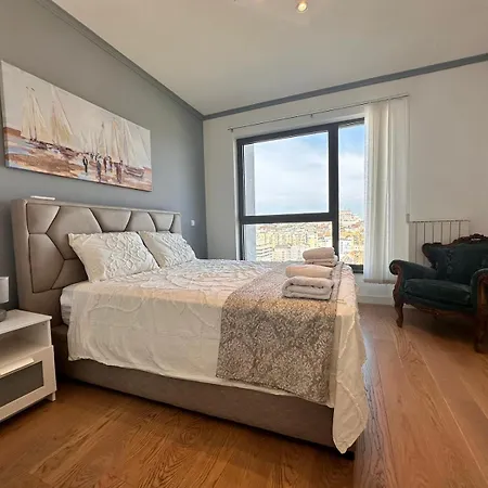 Milo Lux - Waterfront -