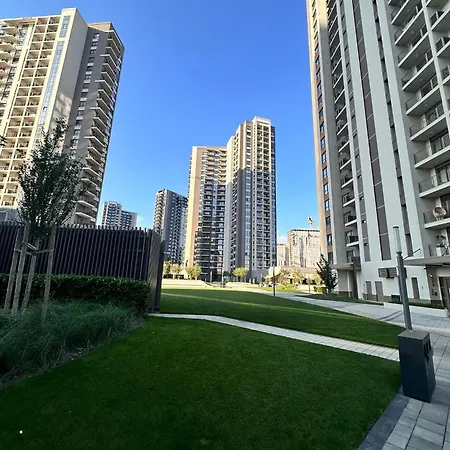 Milo Lux - Waterfront - *