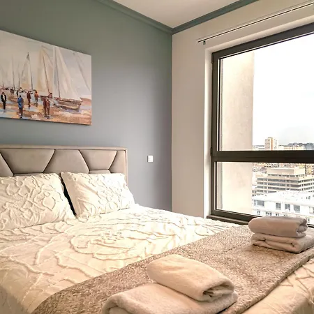 Milo Lux - Waterfront -