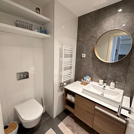 Milo Lux - Waterfront - *